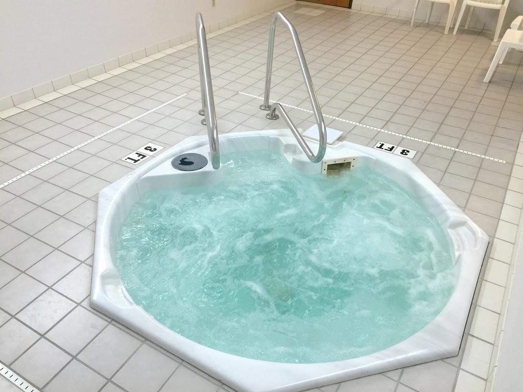 Cobblestone Inn & Suites - Platteville Экстерьер фото