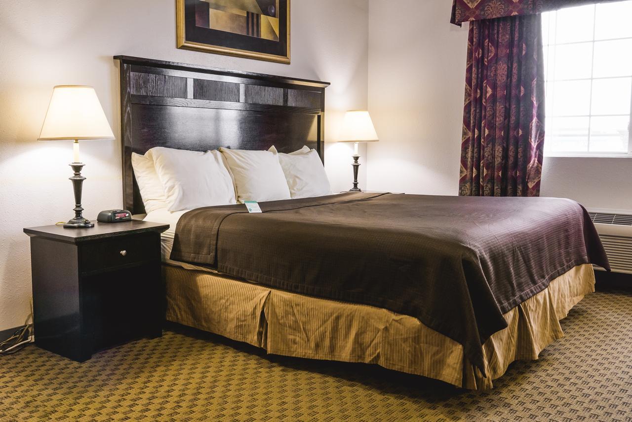 Cobblestone Inn & Suites - Platteville Экстерьер фото