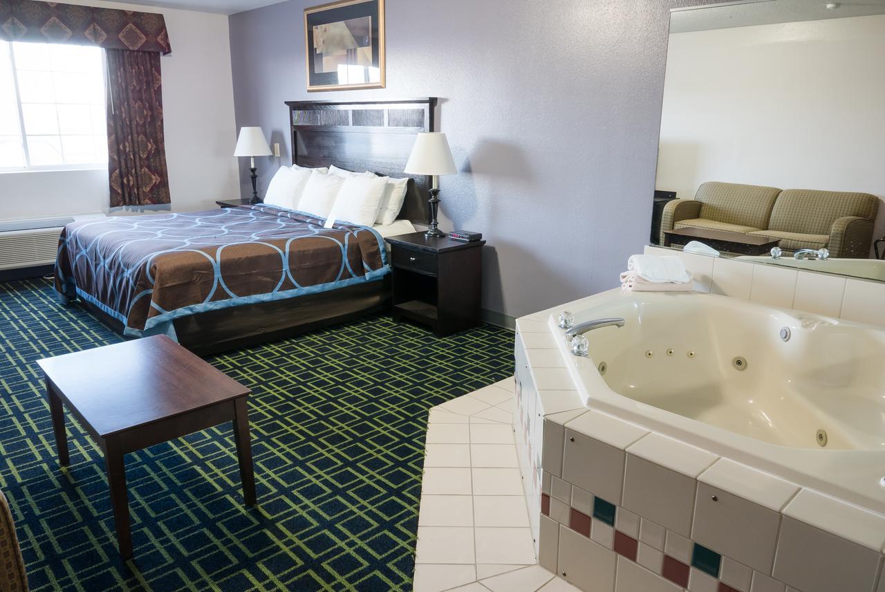 Cobblestone Inn & Suites - Platteville Экстерьер фото