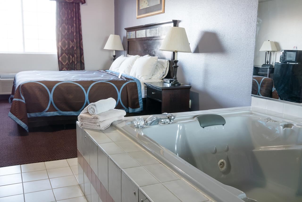 Cobblestone Inn & Suites - Platteville Экстерьер фото