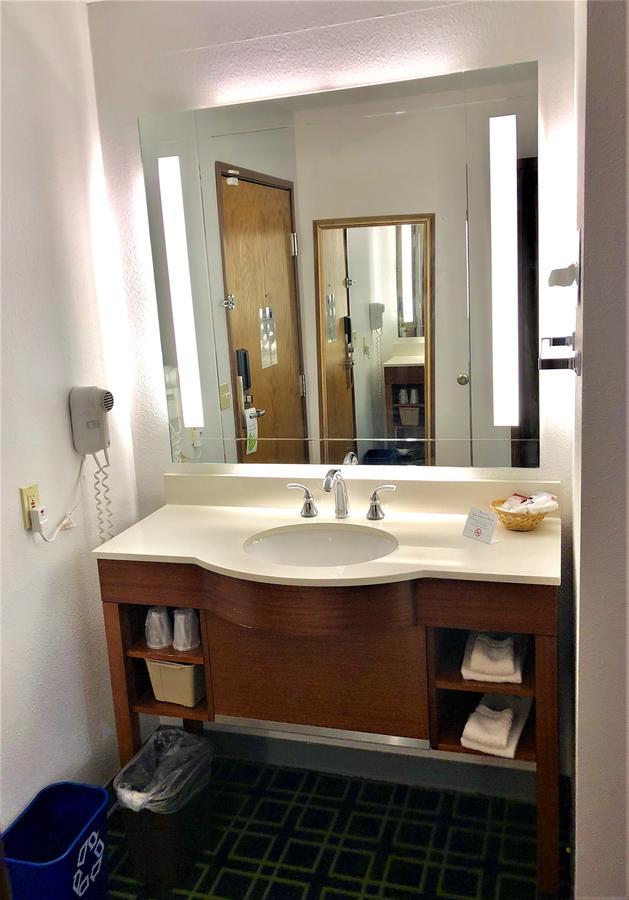 Cobblestone Inn & Suites - Platteville Экстерьер фото