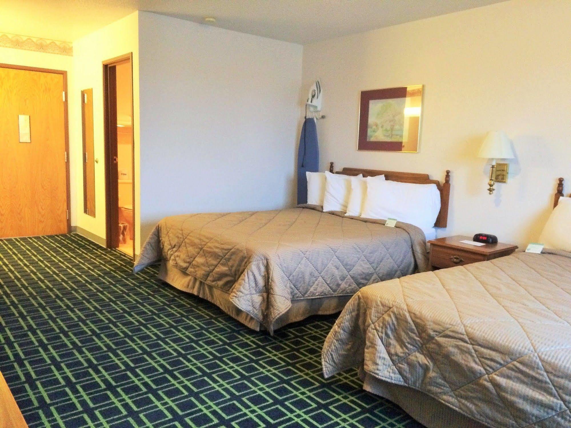 Cobblestone Inn & Suites - Platteville Экстерьер фото