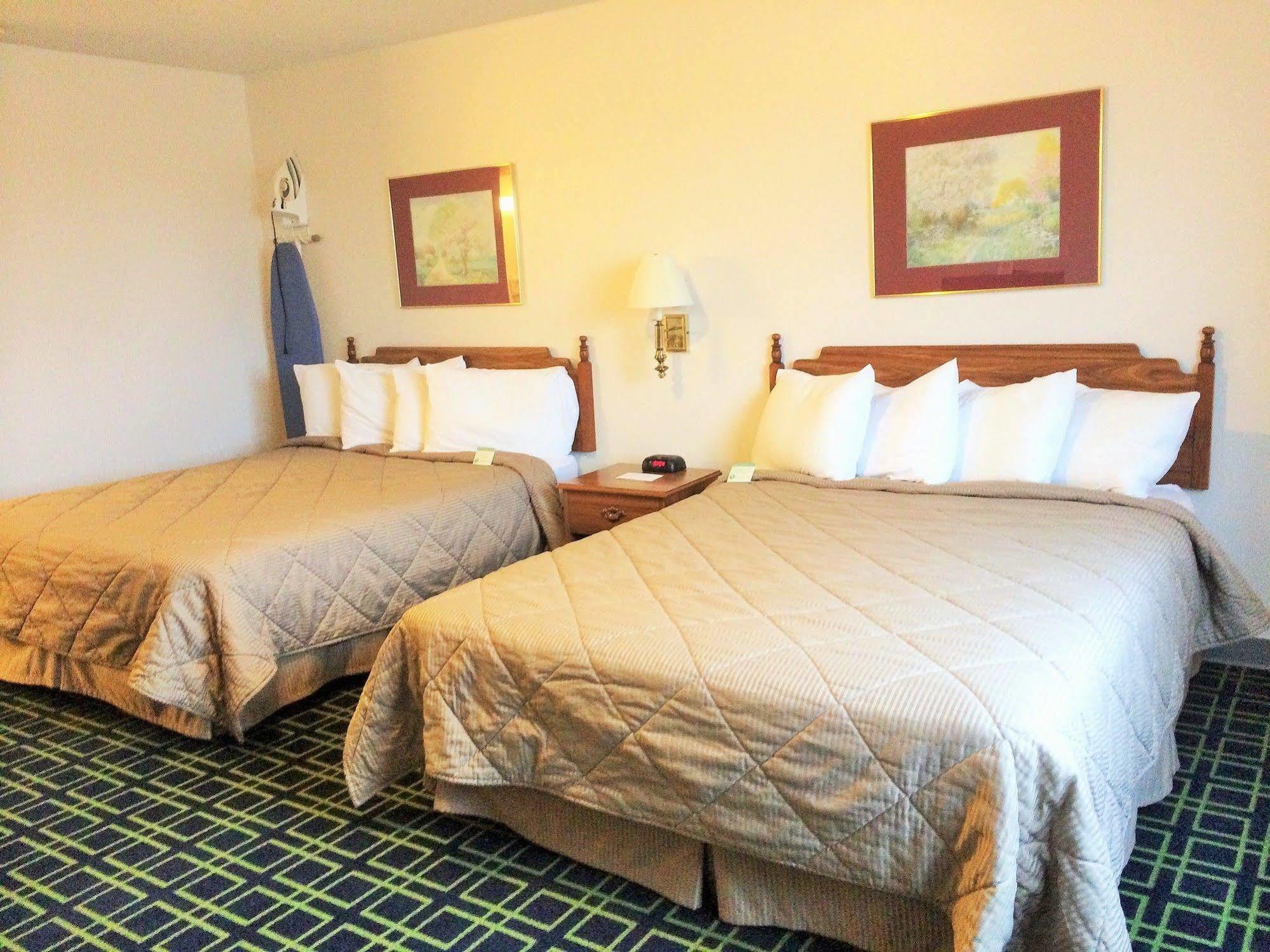 Cobblestone Inn & Suites - Platteville Экстерьер фото