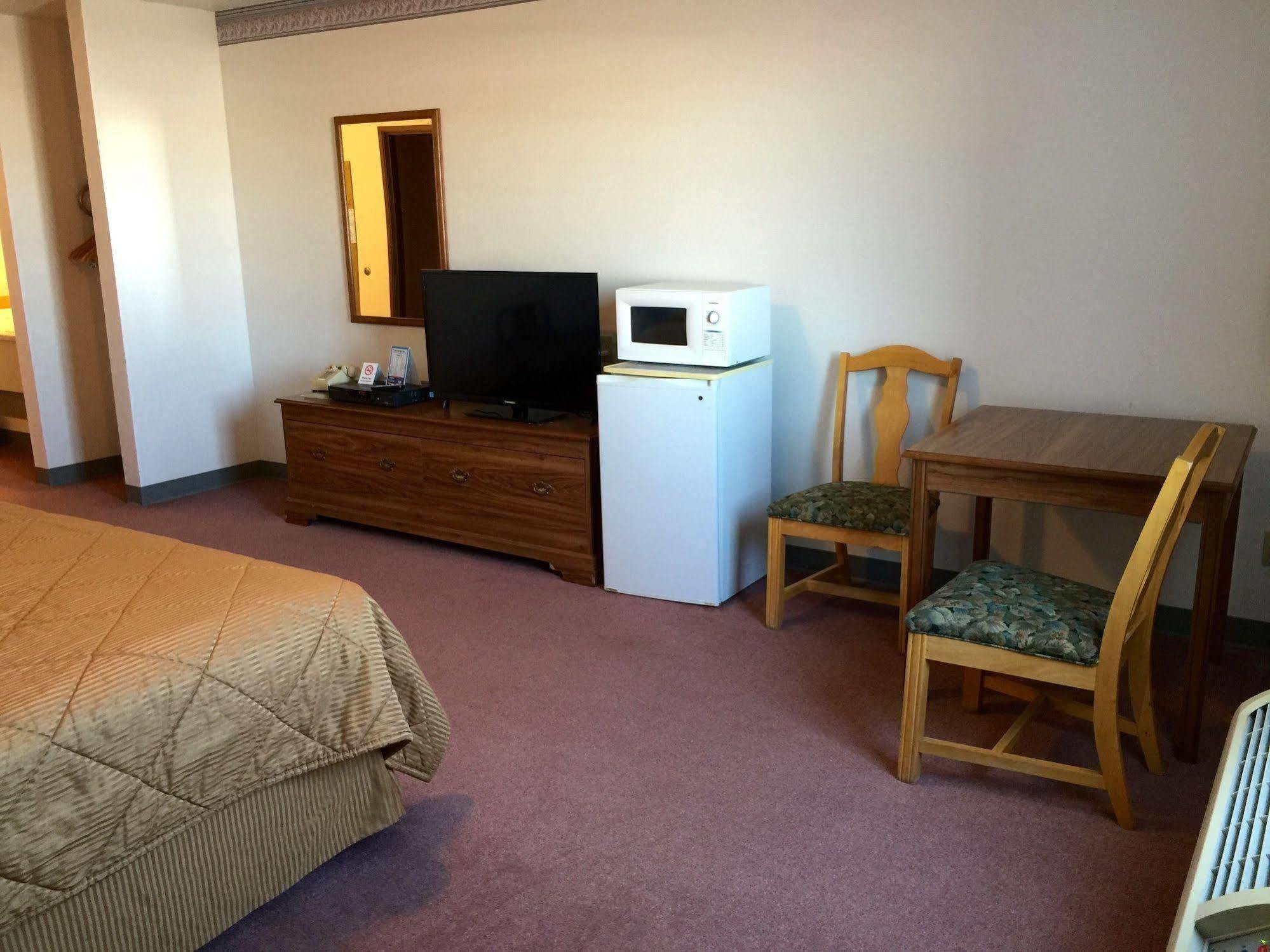 Cobblestone Inn & Suites - Platteville Экстерьер фото