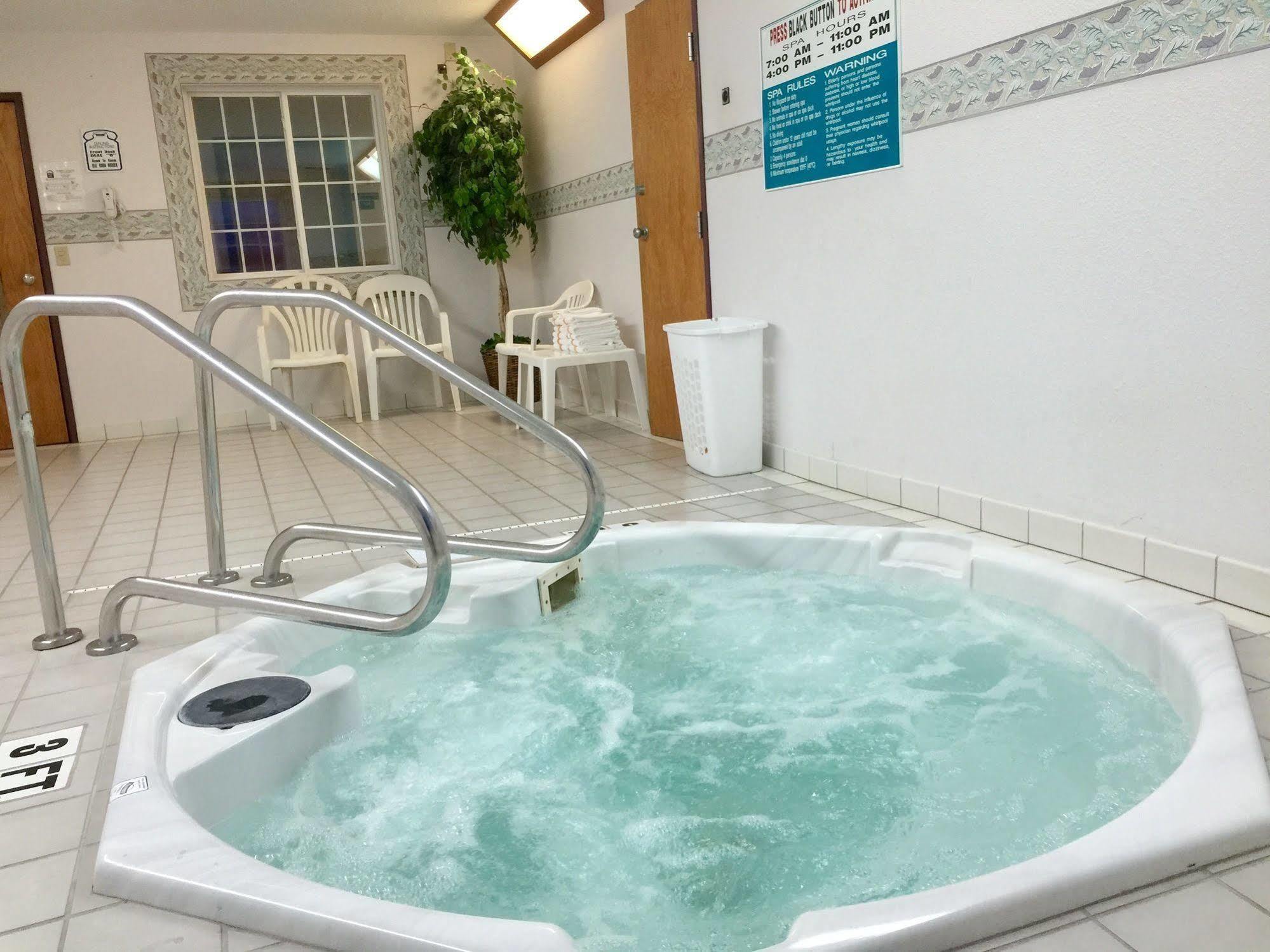 Cobblestone Inn & Suites - Platteville Экстерьер фото