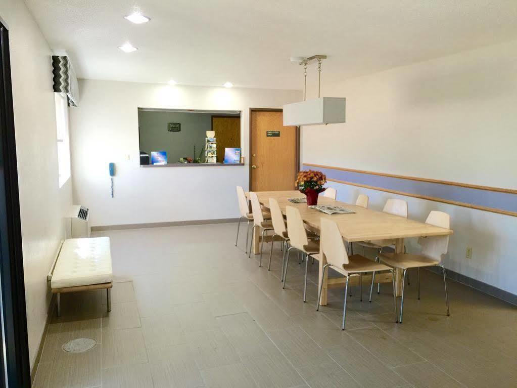 Cobblestone Inn & Suites - Platteville Экстерьер фото